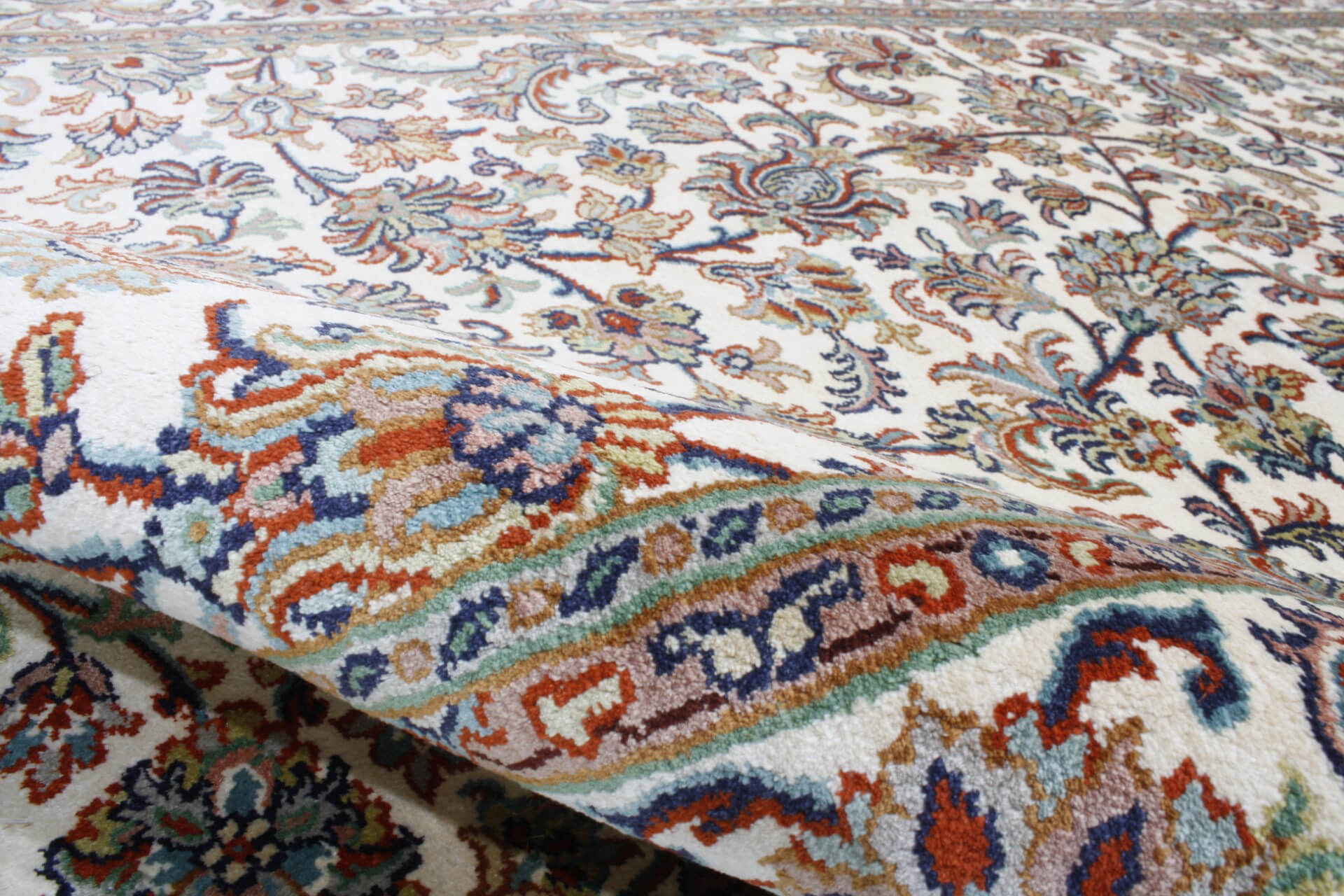 Kashmir Silk Exclusive