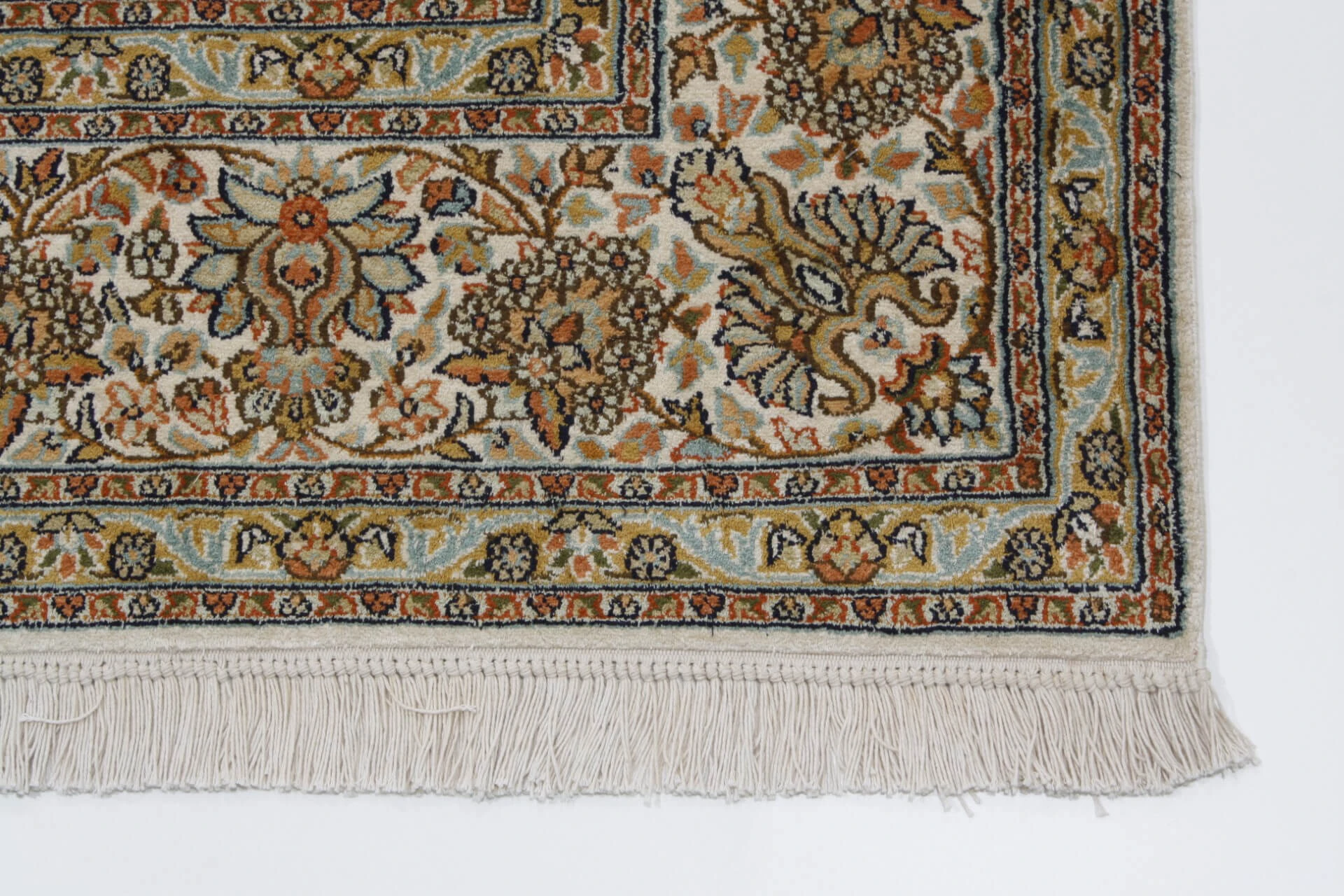 Kashmir Silk Exclusive
