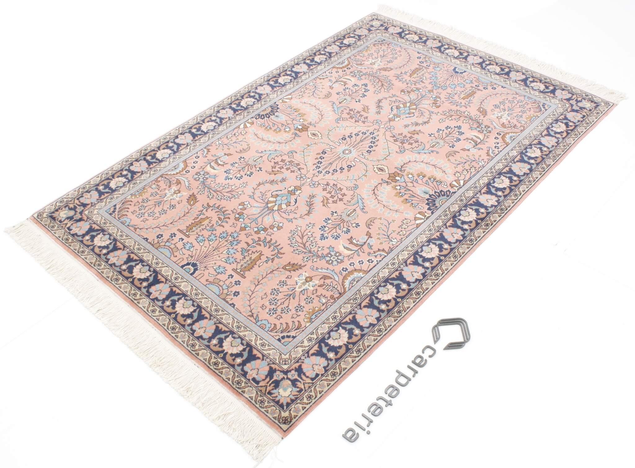 Persian rug Saruq