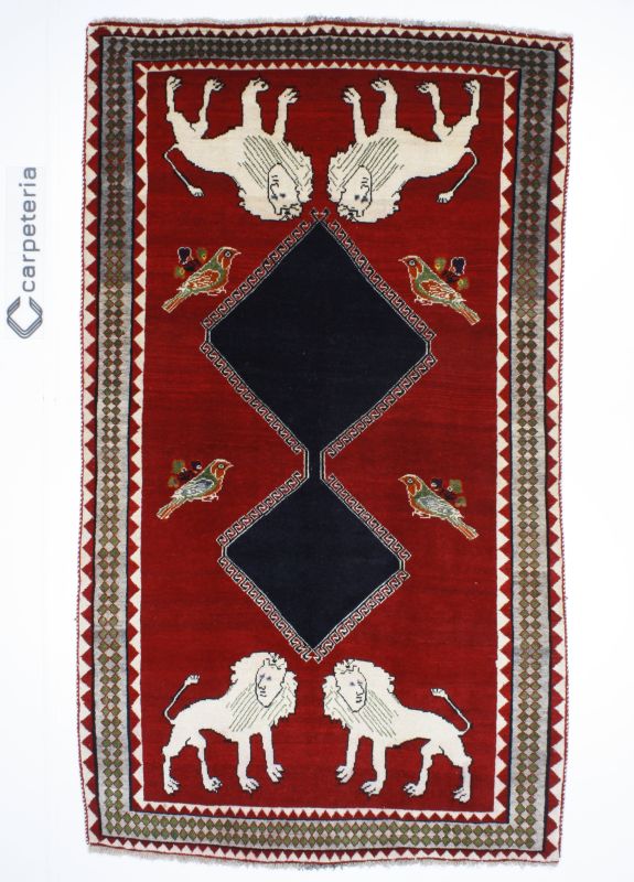 Persian rug Shiraz Figural